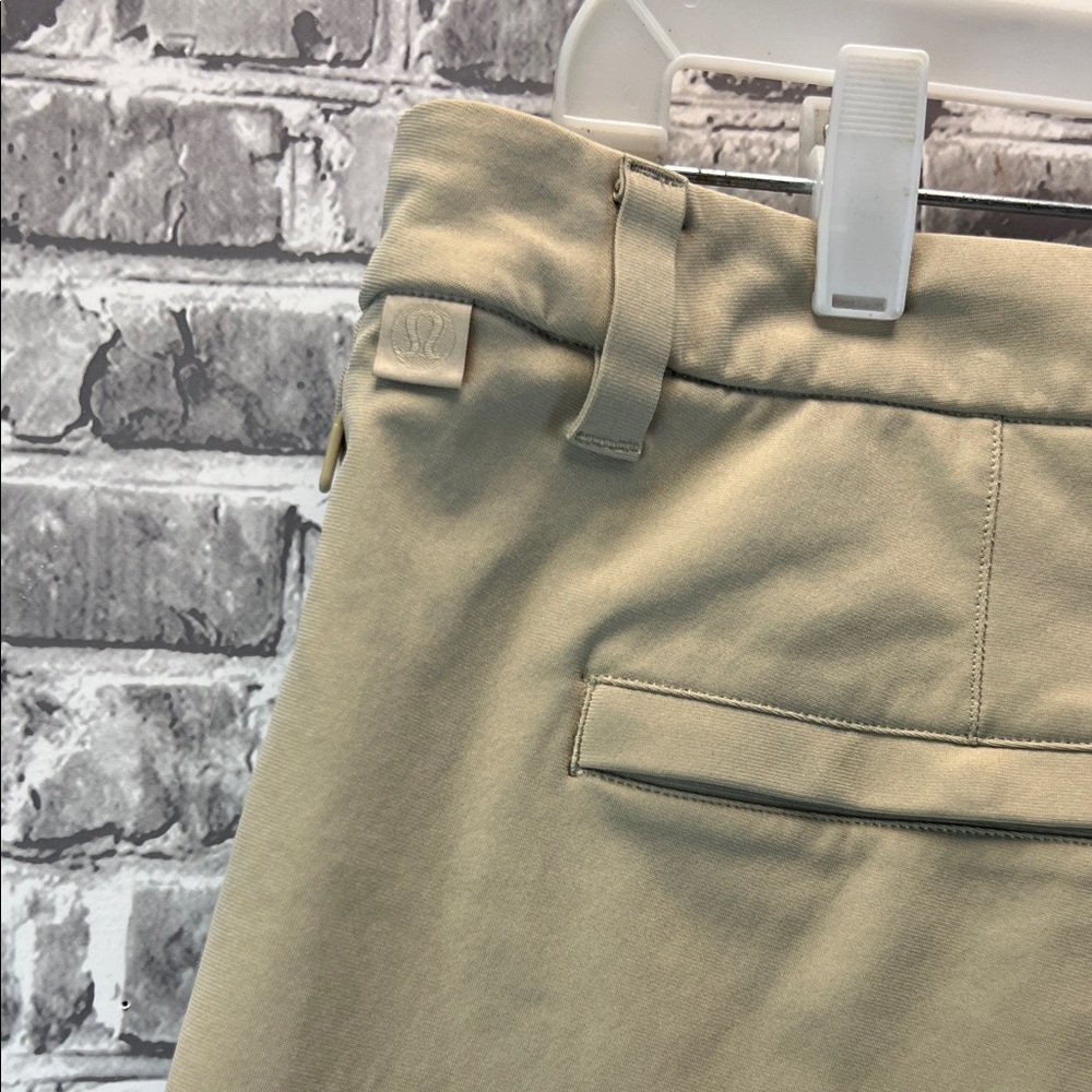 Men's Lululemon Beige shorts - Picture 7 of 12